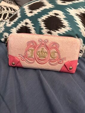 Juicy Couture Pink Embroidered Crown Zip Wallet rhinestones